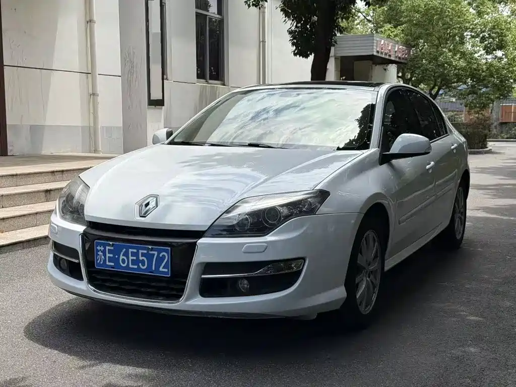 Renault Laguna 2012 — фото 1