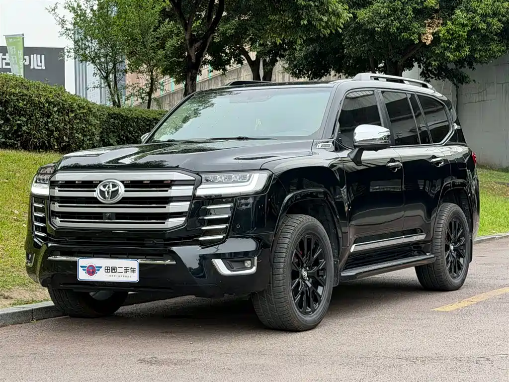 Toyota Land Cruiser 2023 — фото 1