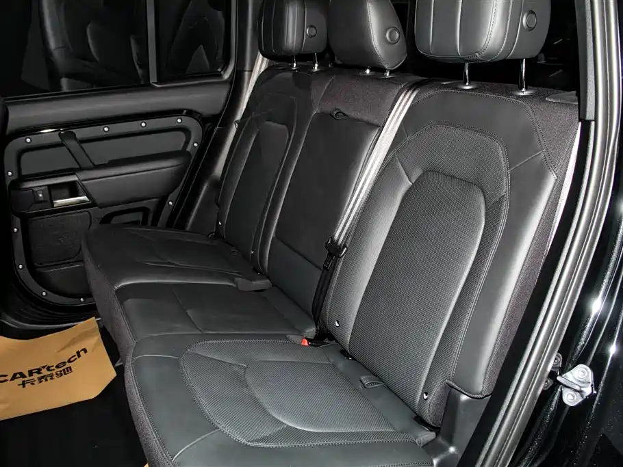 Land Rover Defender 2025 — фото 19