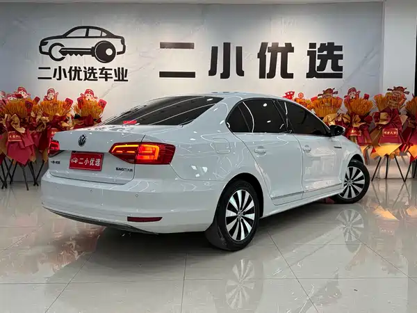 Volkswagen Sagitar 2018