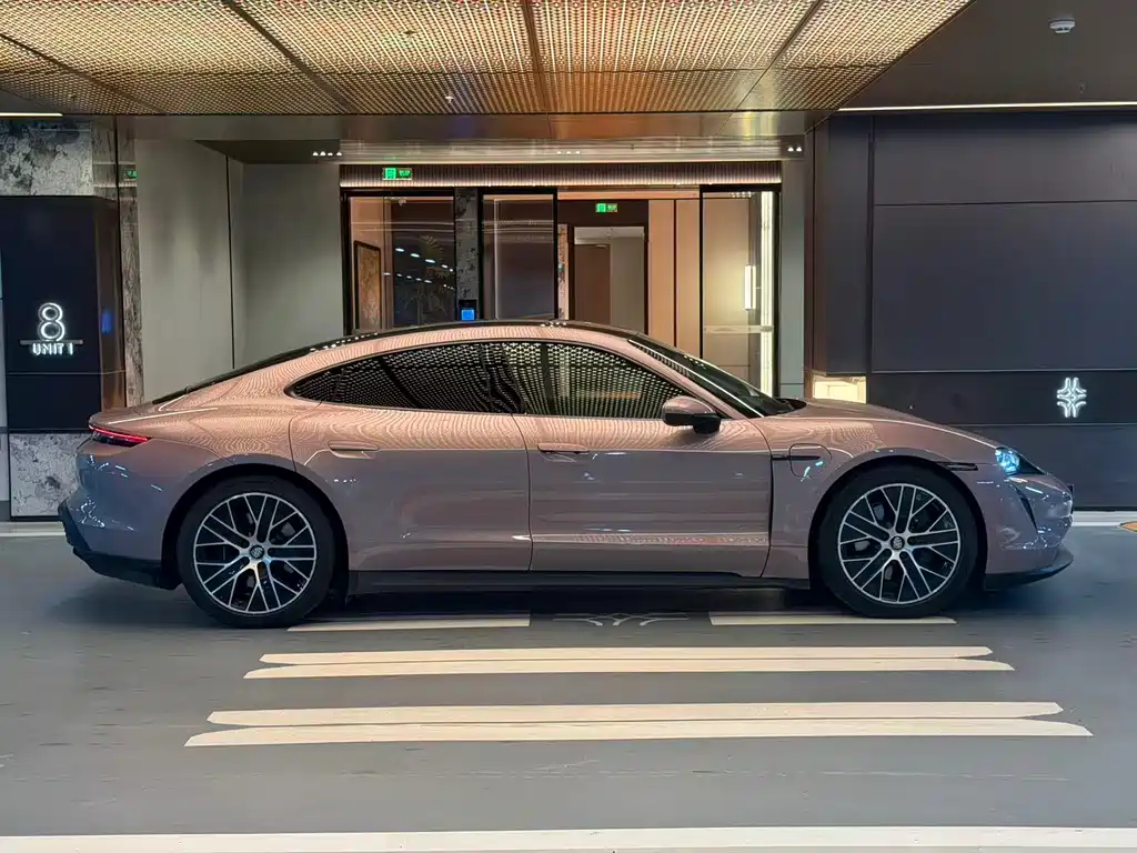 Porsche Taycan 2021 — фото 4