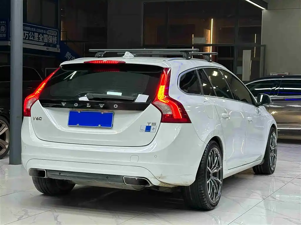 Volvo V60 2016 — фото 6
