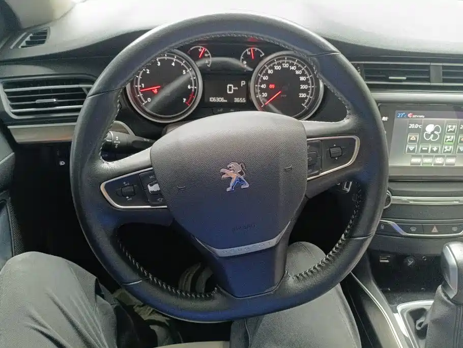 Peugeot 408 2016 — фото 15