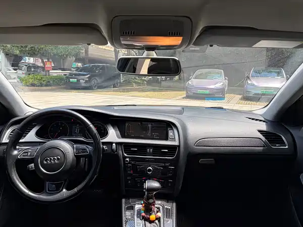 Audi A4L 2014