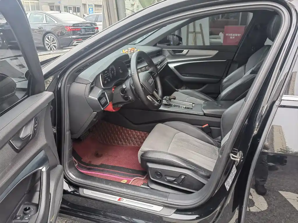 Audi A6L 2022
