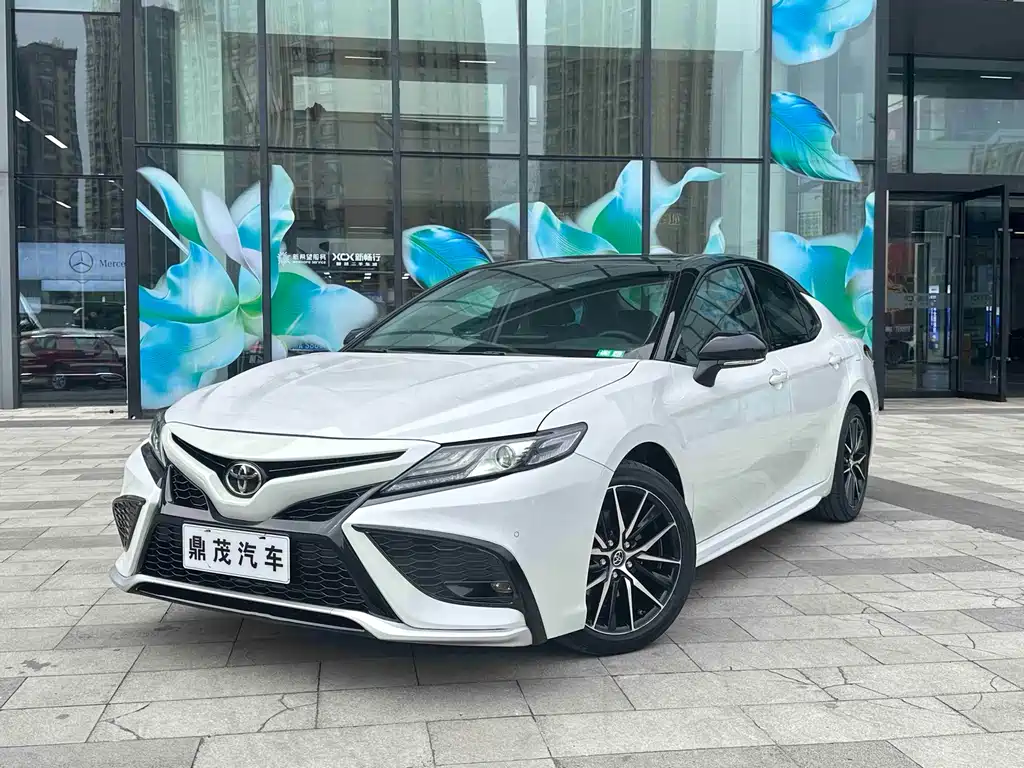 Toyota Camry 2021 — фото 2