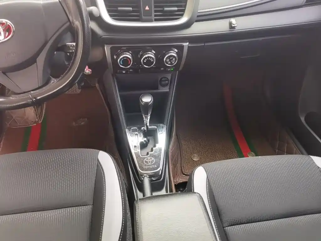 Toyota Yaris L 2021 — фото 14