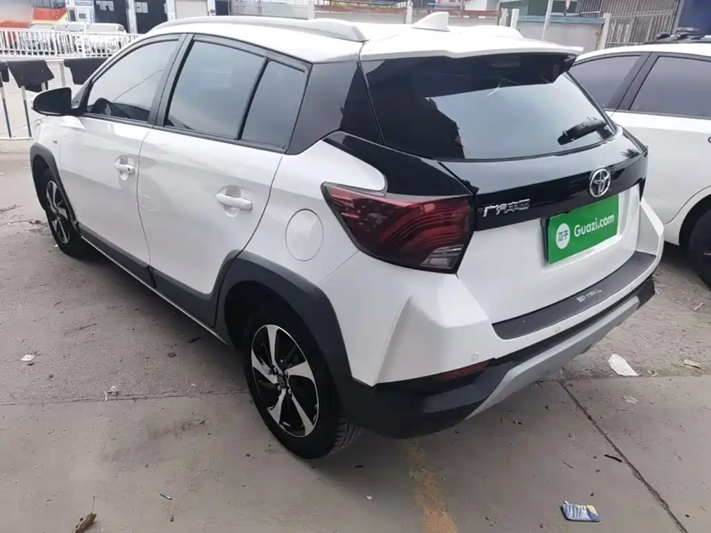 Toyota Yaris L 2021 — фото 5