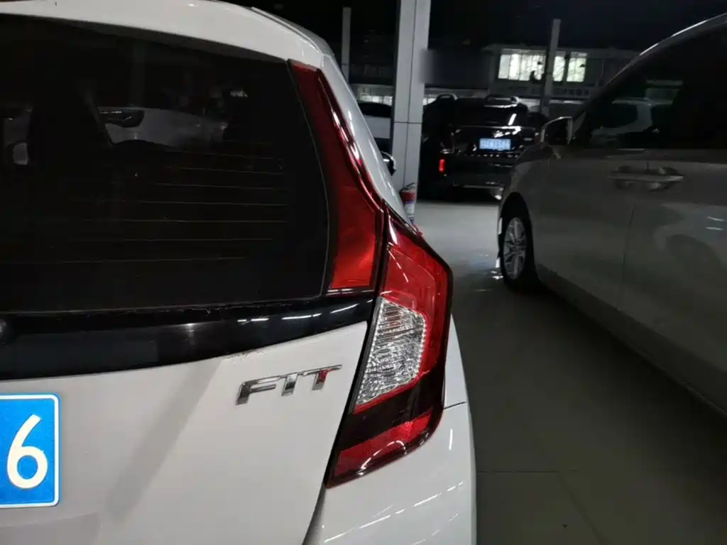 Honda Fit 2018 — фото 8
