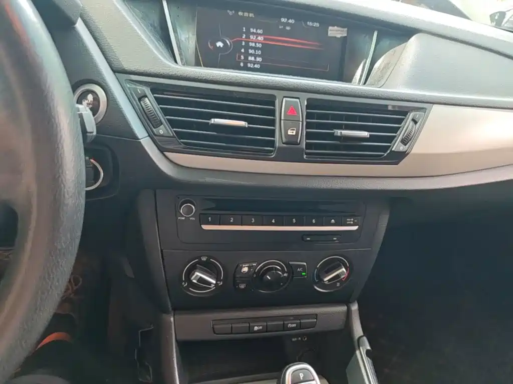 BMW X1 2014 — фото 13