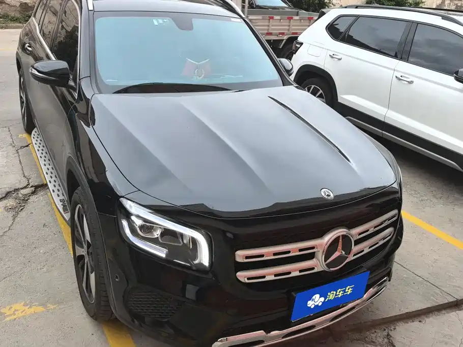 Mercedes-Benz GLB 2023