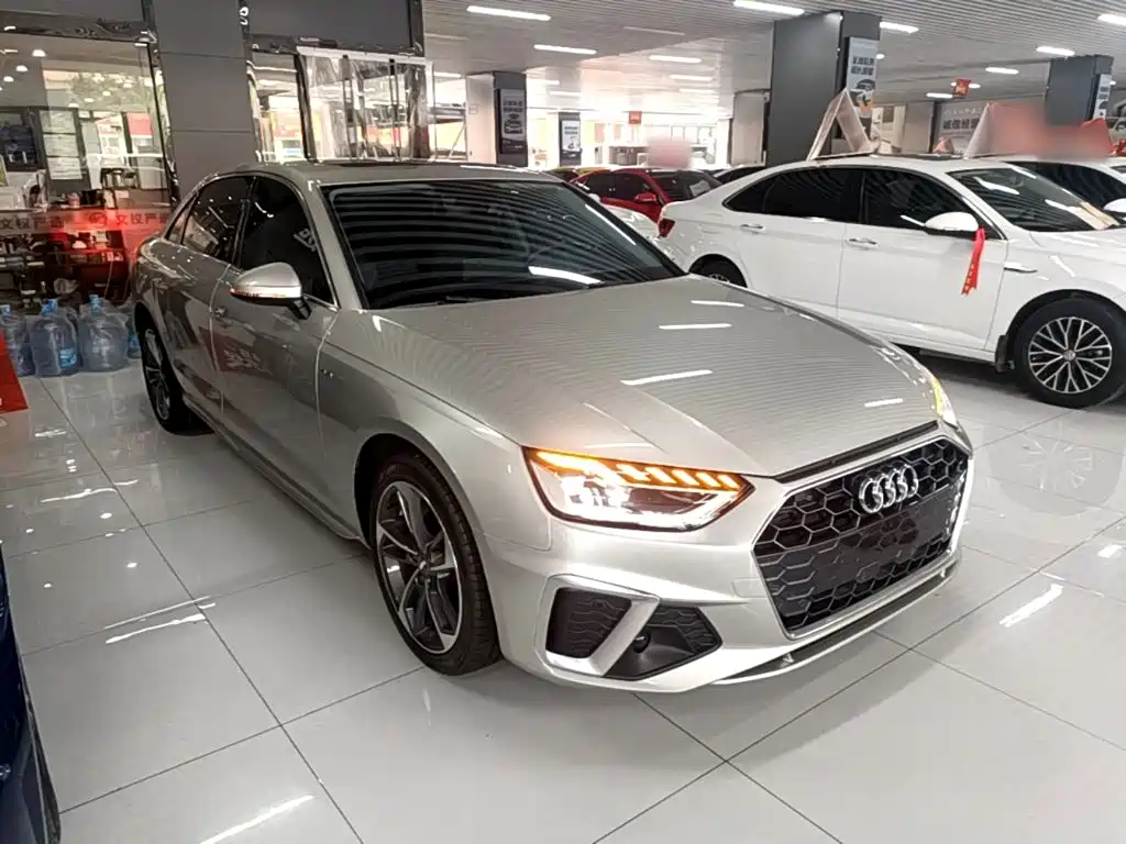 Audi A4L 2021