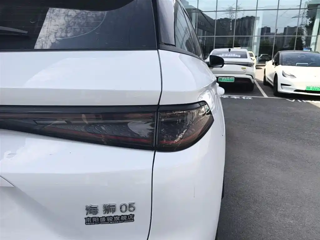 BYD Seal 05 DM-i 2024 — фото 8