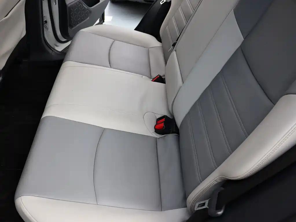 Toyota RAV4 2020 — фото 17
