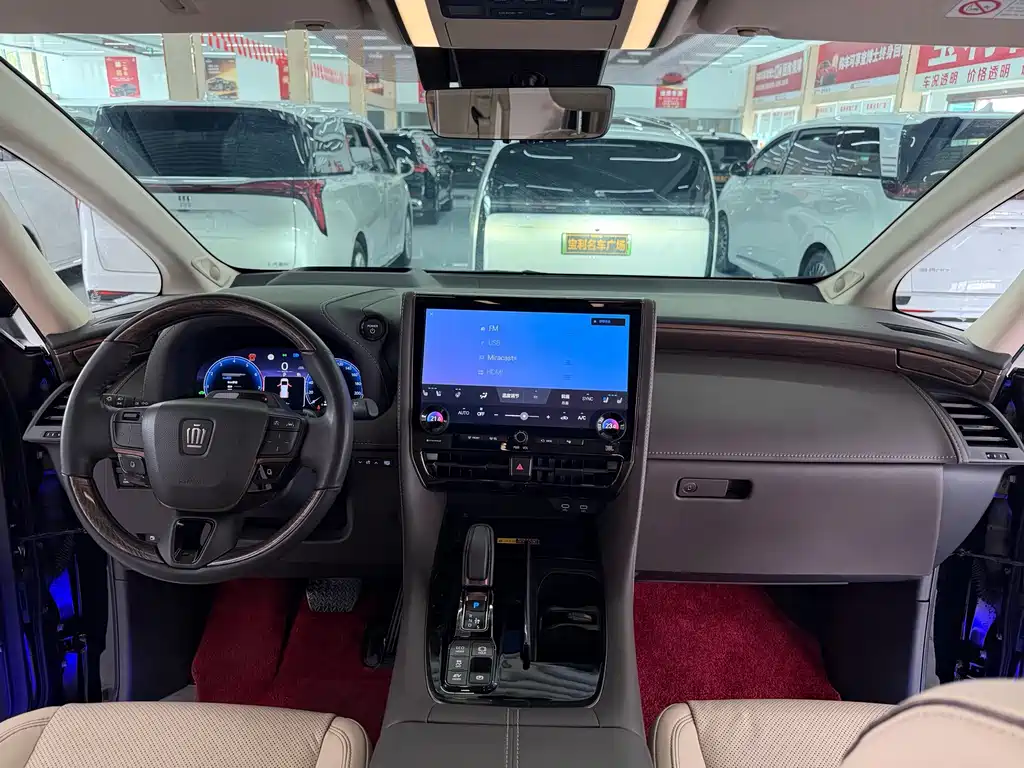 Toyota Vellfire 2024 — фото 10