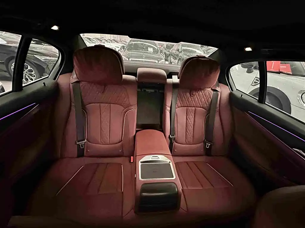 BMW 5 Series 2023 — фото 13