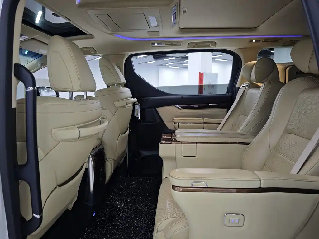 Toyota Alphard 2015 — фото 14