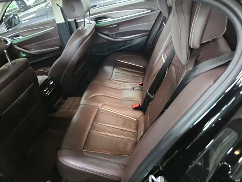 BMW 5 Series New Energy 2020 — фото 17