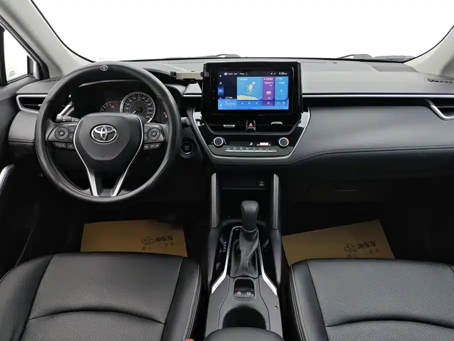 Toyota Corolla Cross 2022 — фото 12