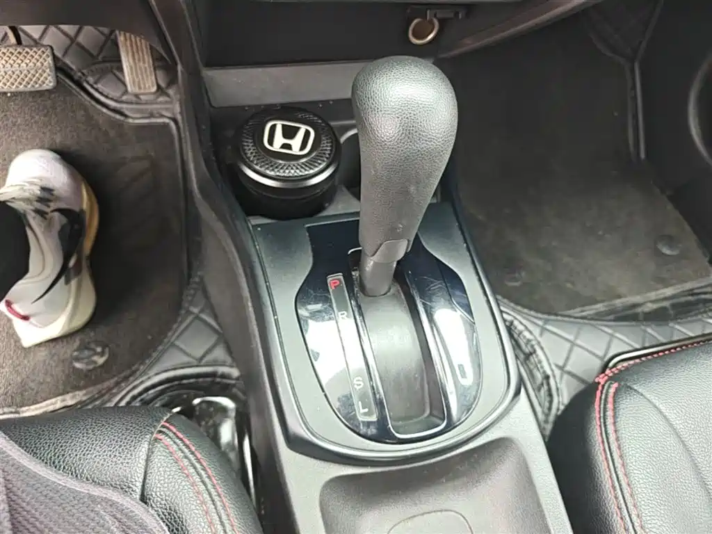 Honda City 2016 — фото 14