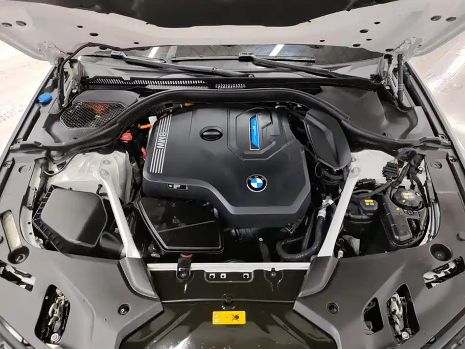BMW 5 Series New Energy 2022 — фото 10