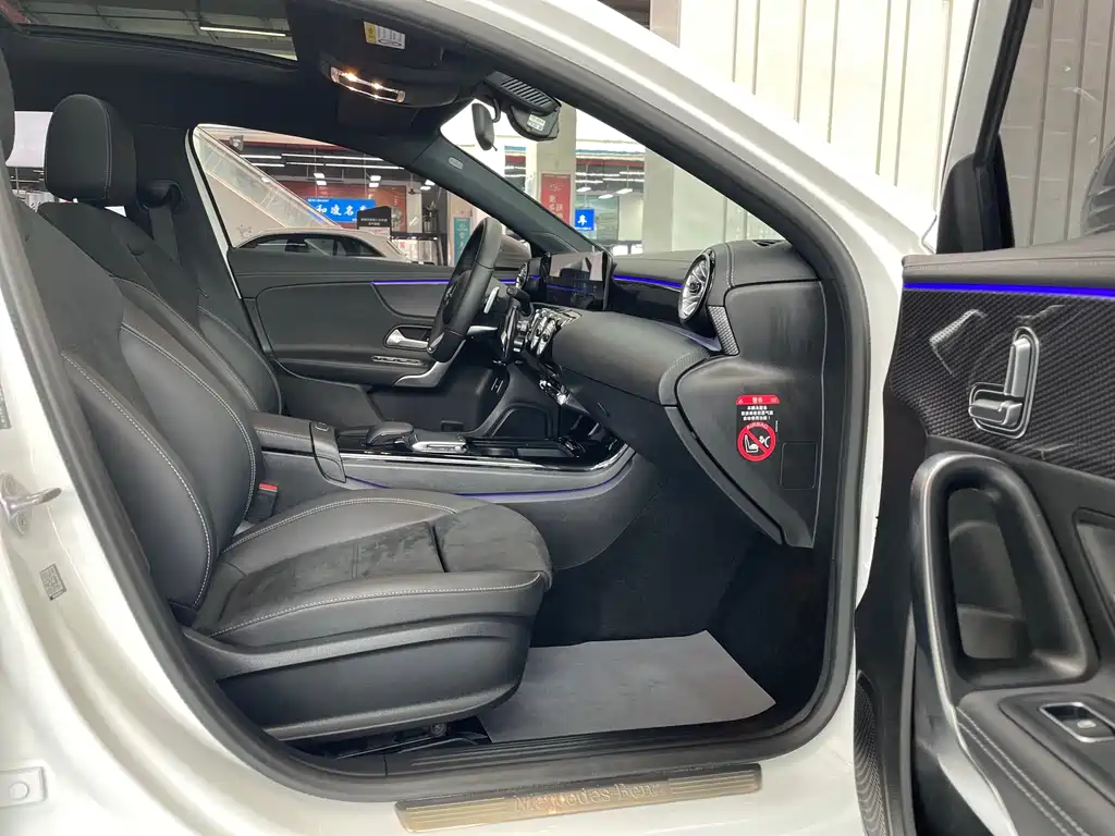 Mercedes-Benz A-Class 2023 — фото 13
