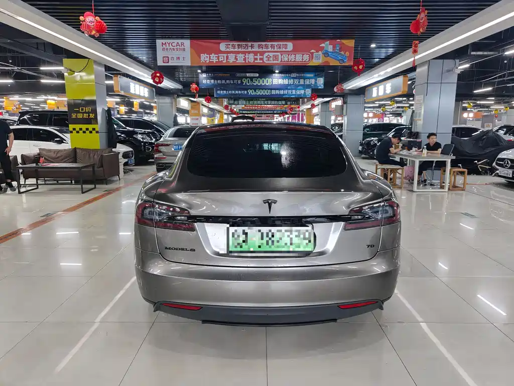 Tesla Model S 2016 — фото 9