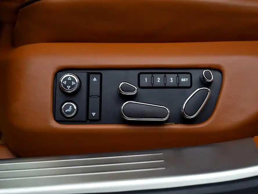 Bentley Flying Spur 2010 — фото 26