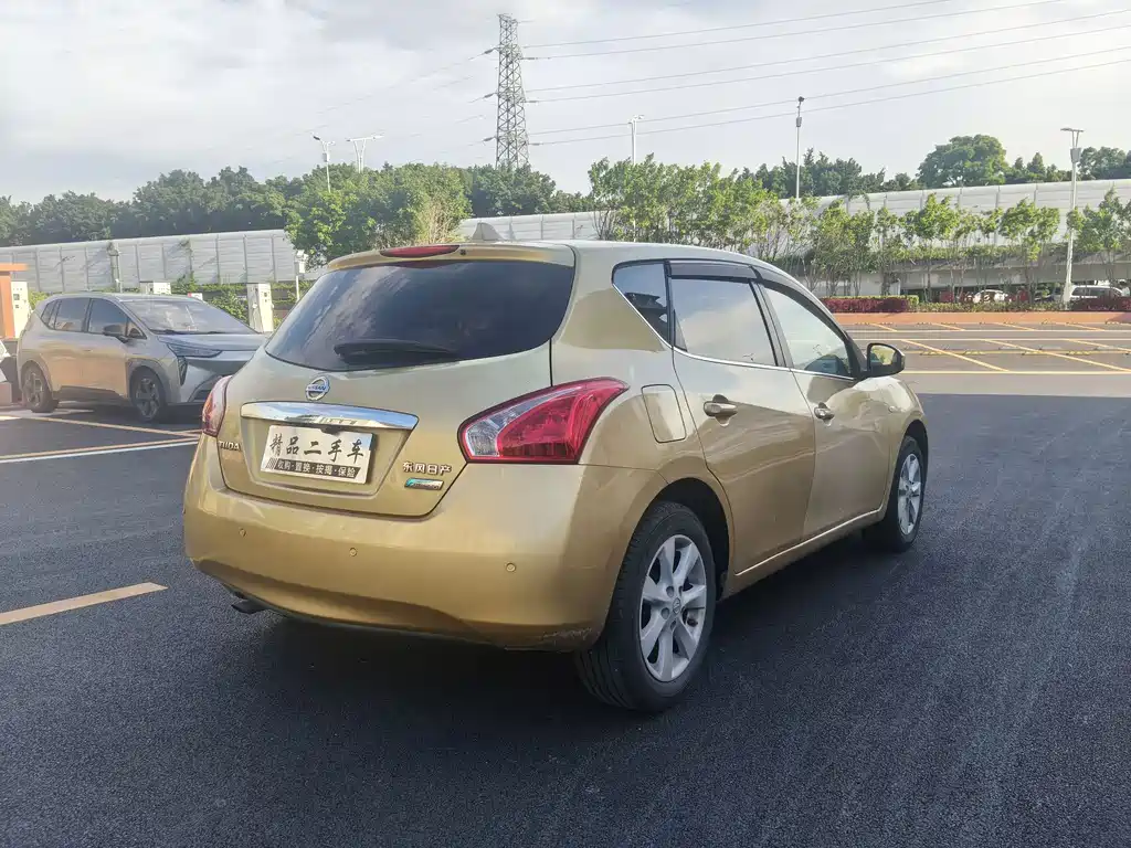 Nissan Tiida 2013