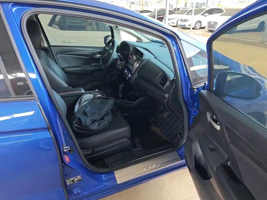 Honda Fit 2017 — фото 25