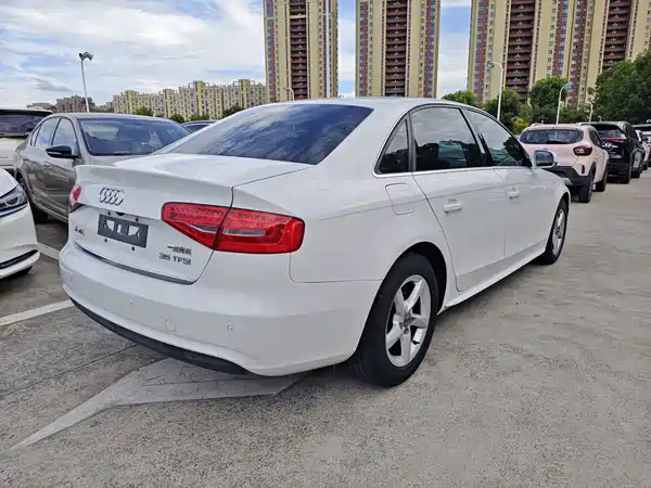 Audi A4L 2014