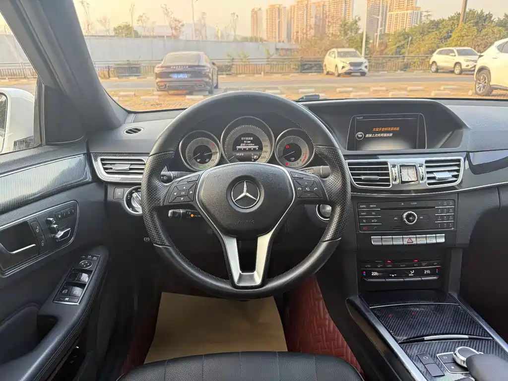 Mercedes-Benz E-Class 2016 — фото 15