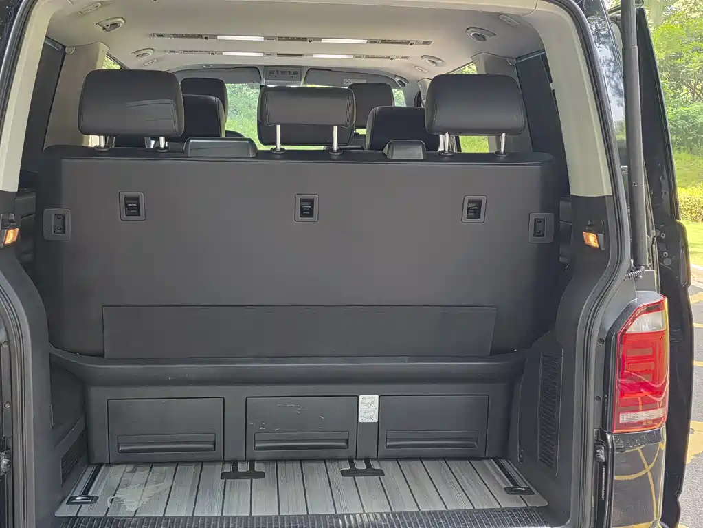Volkswagen Multivan 2019 — фото 31