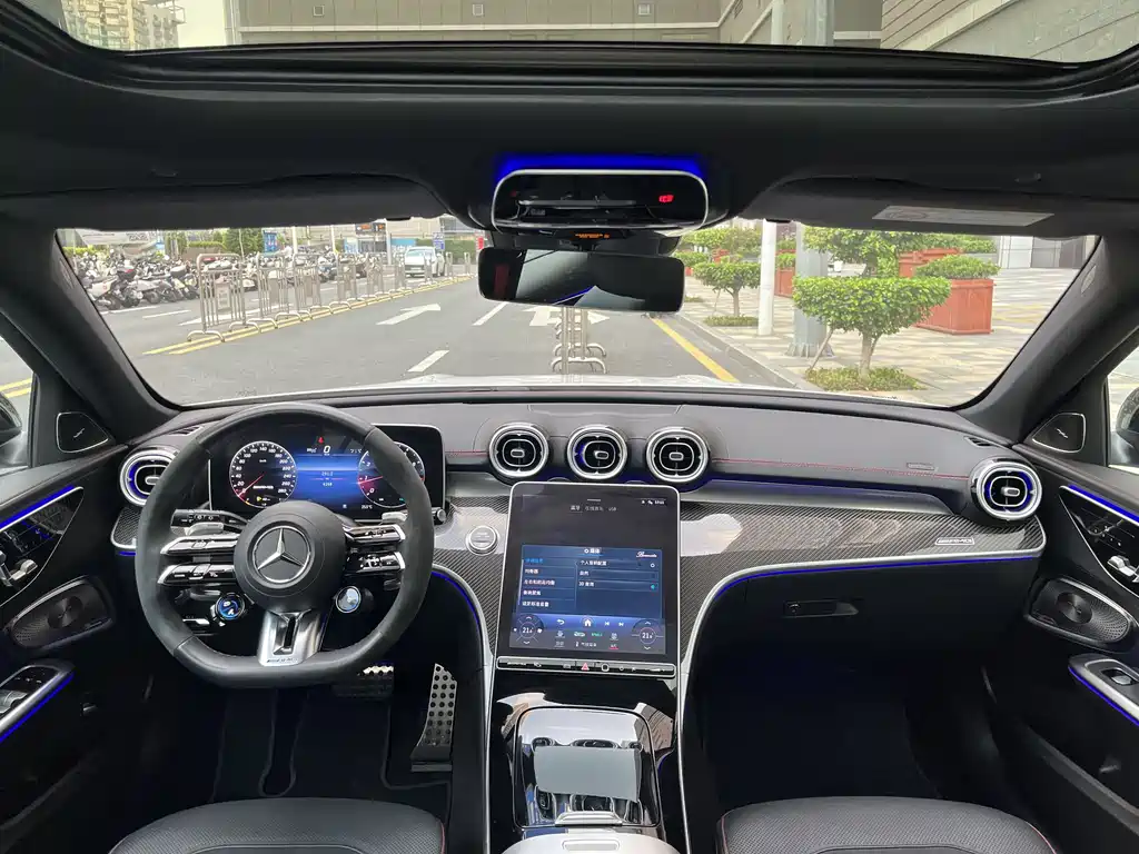 Mercedes-Benz C-Class AMG 2025 — фото 14