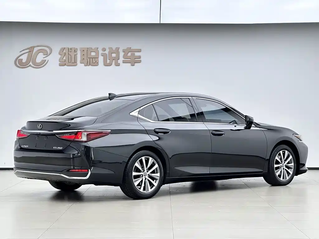 Lexus ES 2019 — фото 3