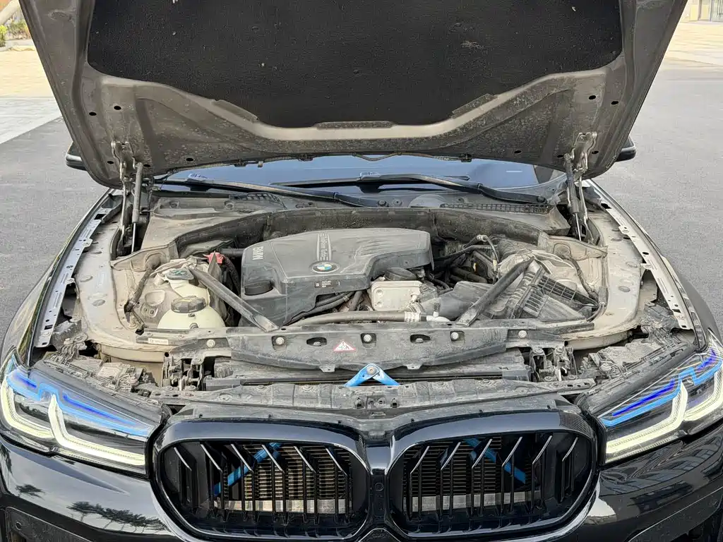 BMW 5 Series 2016 — фото 14