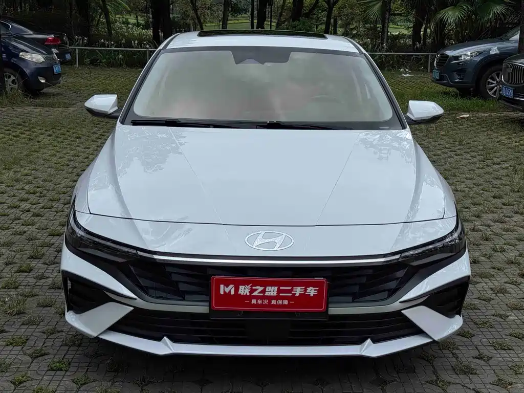 Hyundai Elantra 2023