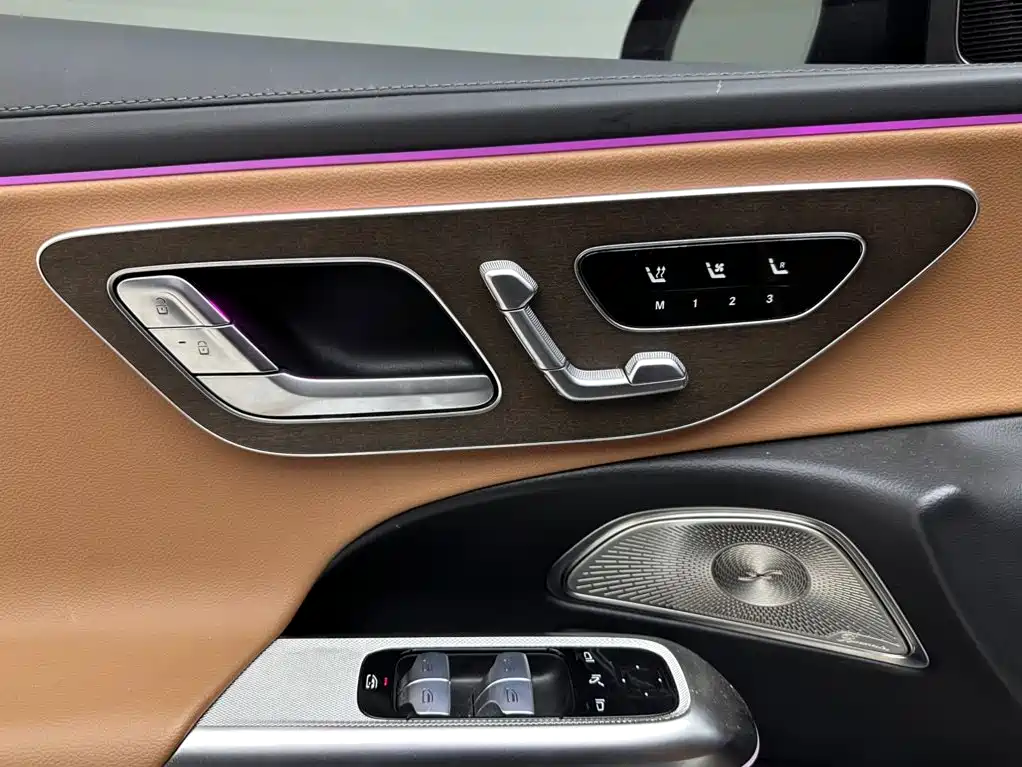 Mercedes-Benz E-Class 2024 — фото 15
