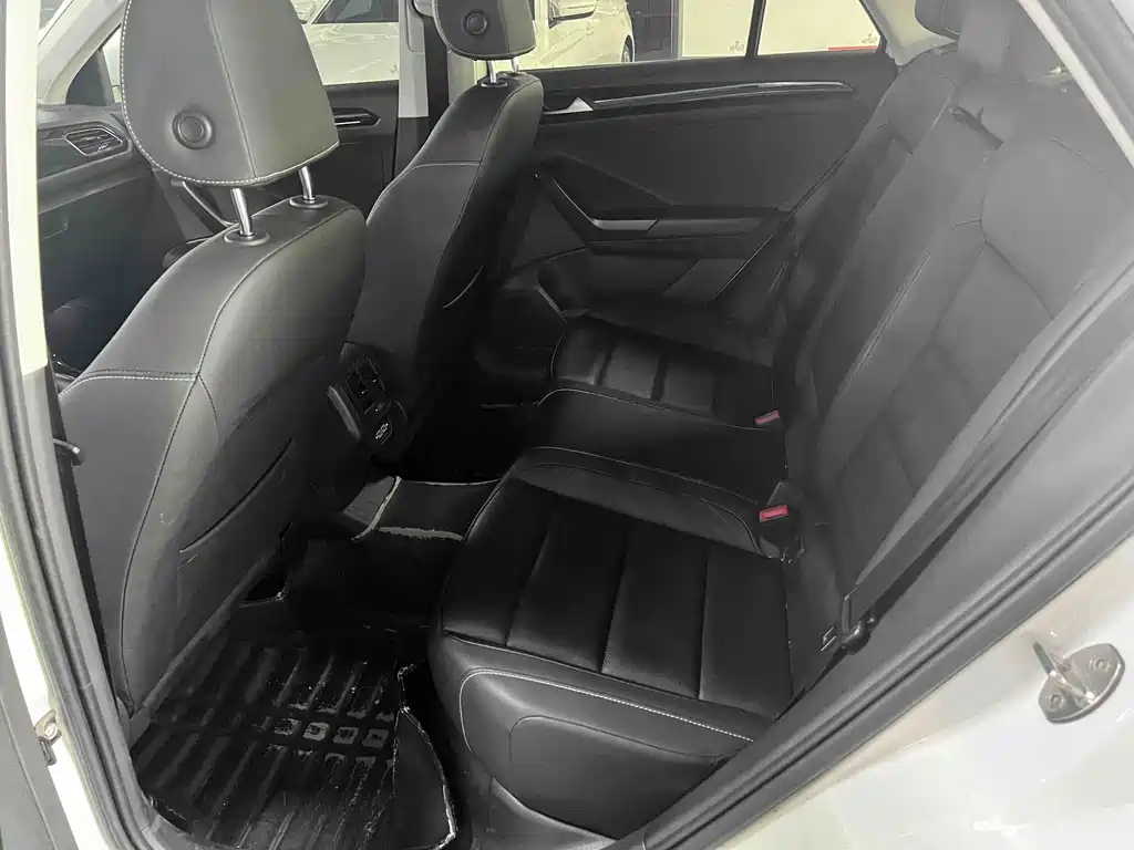 Volkswagen T-Roc 2019