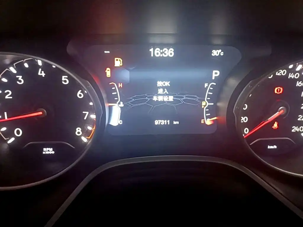 Jeep Compass 2018 — фото 12