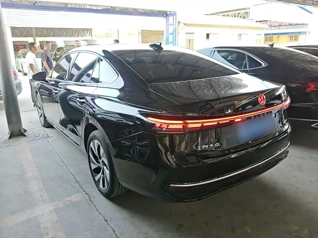 Volkswagen Passat 2025