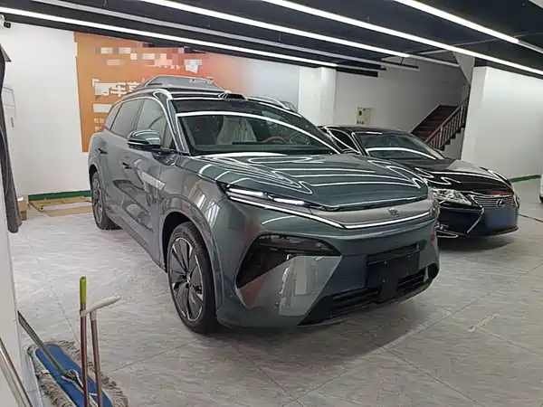 BYD Tang L 2025
