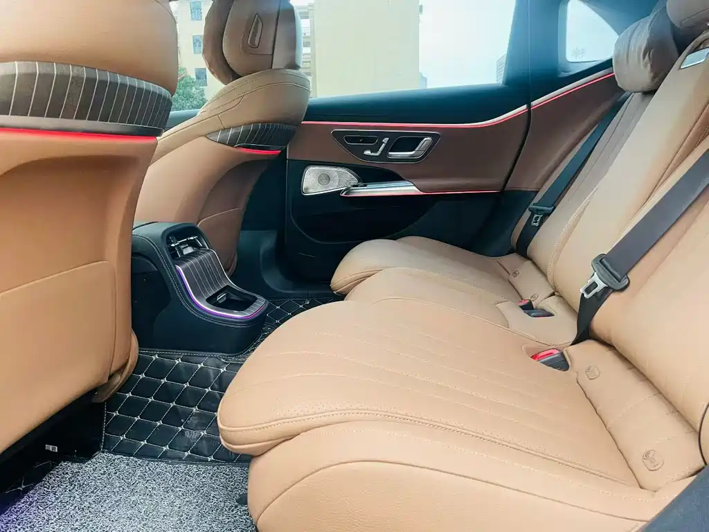 Mercedes-Benz E-Class 2024