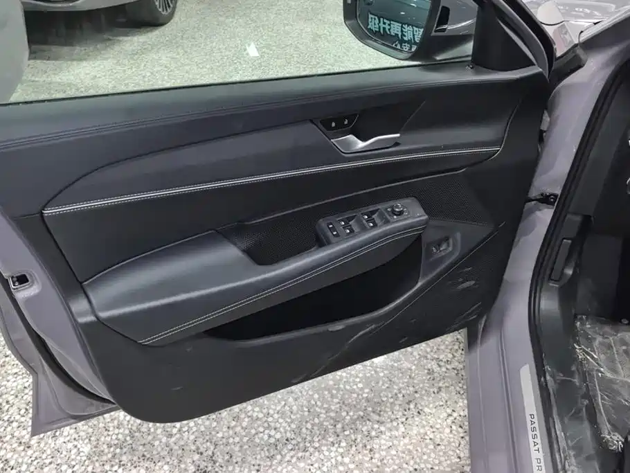 Volkswagen Passat 2024