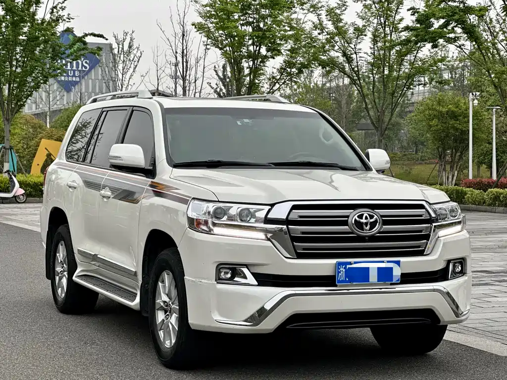 Toyota Land Cruiser 2019 — фото 3
