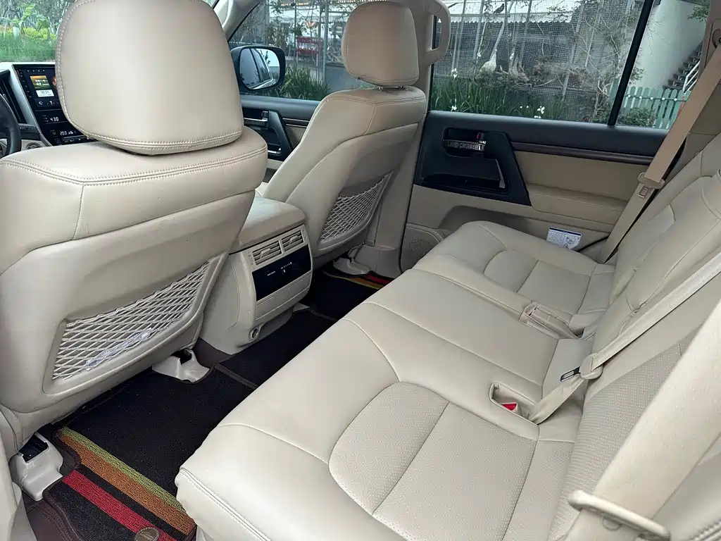 Toyota Land Cruiser 2019 — фото 10