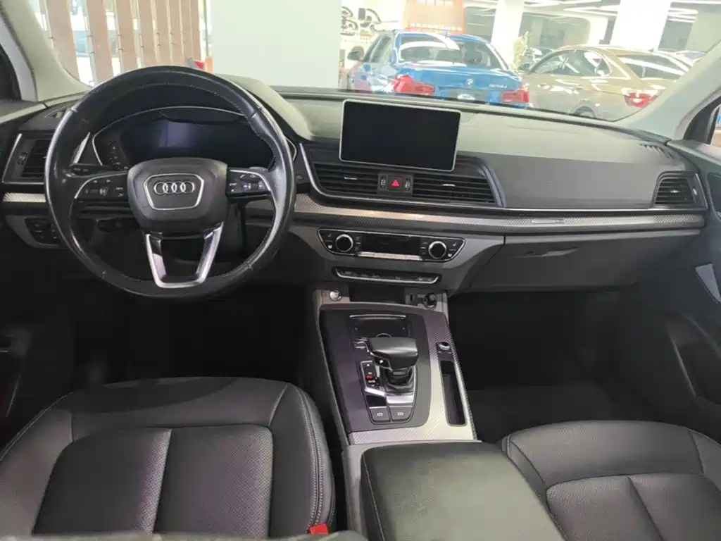 Audi Q5L 2019 — фото 10