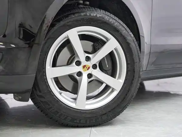 Porsche Macan 2021