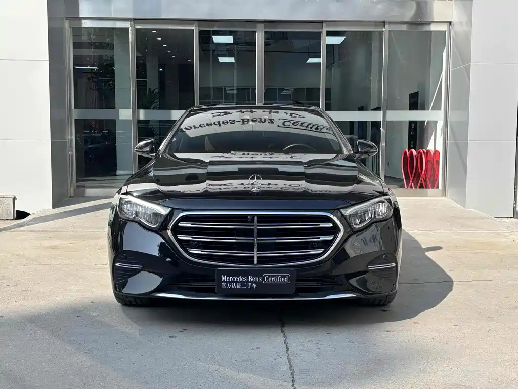 Mercedes-Benz E-Class 2024