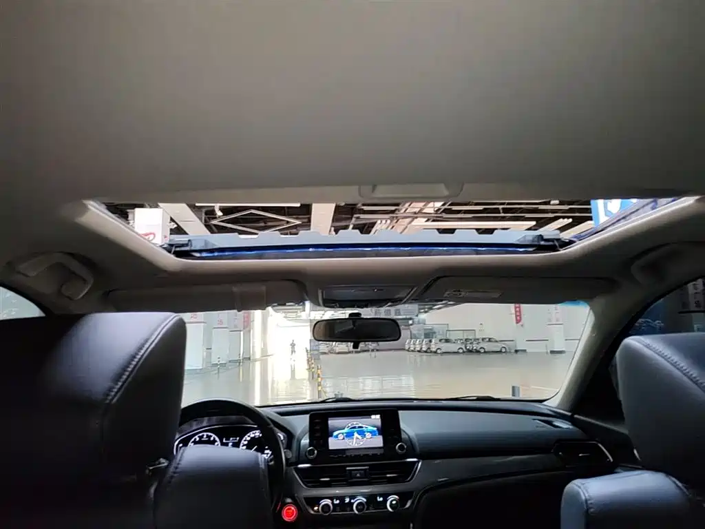 Honda Accord 2021 — фото 17